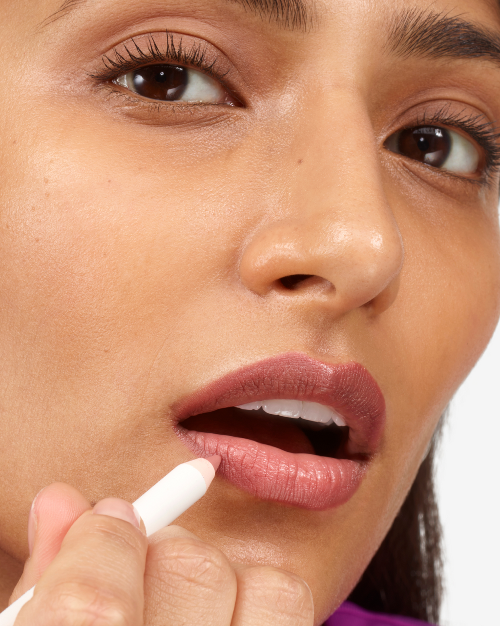 SRC_C473B20C379FE6E5 Lip Line